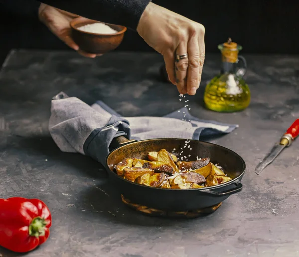 Oven gebakken frans, gebakken zoet, taco bel, zoete aardappel frietjes, v — Stockfoto