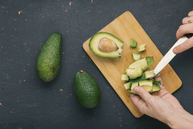 Salatalık domates, mısır, üç fasulye salatası, mango, nar tohumu.