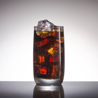 Alkol kokteyli, Küba libre, kremalı süt, mojito kokteyli, rom. 