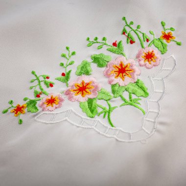 Pembe işlemeli, klasik beyaz, dantel kenar, beyaz pamuk, timsah