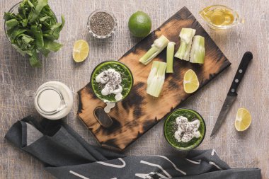 711, yeşil smoothie, smoothie tarifi, soğuk sıkılmış meyve suyu,