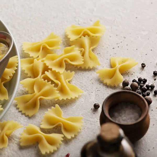 Salad, pasta salad, italian sausage, penne pasta, basil olive, cooking ingredients — Stok fotoğraf