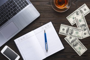 Grafik grafiği, formülü, grafiksel detay, kripto döviz, döviz kuru, borsa, çift pozlama, minimalist stil.