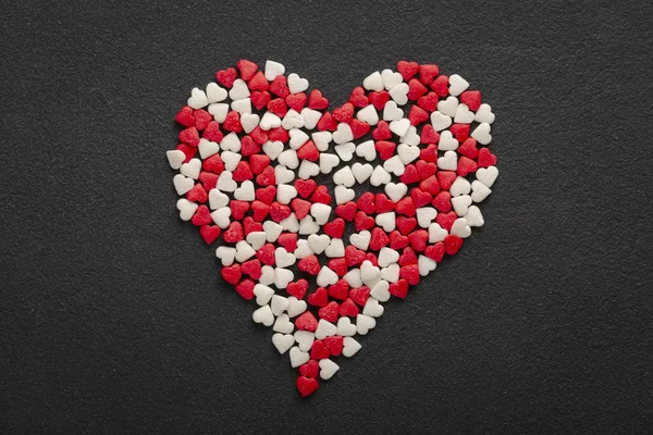 Corazón rojo, símbolo del amor, formas del corazón, arco rojo, San Valentín , — Foto de Stock