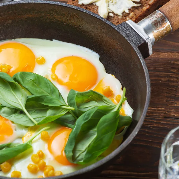Gotowane jajka, zdrowe śniadanie, zdrowe jajecznicę, smażone jajka hd nad łatwym, angielskie śniadanie — Zdjęcie stockowe