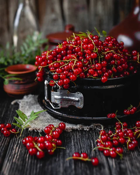 Kalıp fırın içinde somun çilek 
