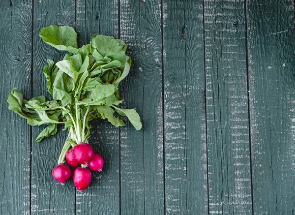 Bohça-in haulm ile taze turp