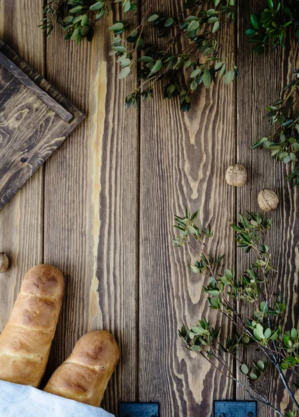 Ev yapımı uzun ekmek bezle kaplı 