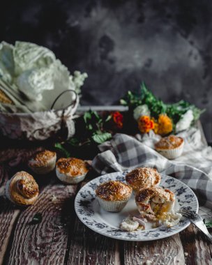 Etli turtalar Mısır ve susam ile