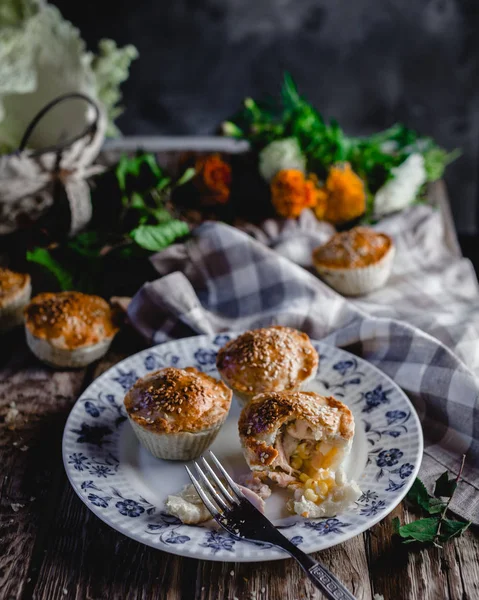 Etli turtalar Mısır ve susam ile