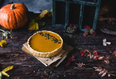 Kabak pasta tohumları ile dekore edilmiş