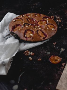  Erik pasta kumaş üzerine