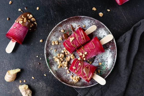 Ev yapımı berry buz sorbe 