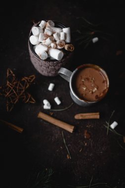 yakın çekim sıcak çikolata şekerleme Noel dekorasyonu ahşap tablo 