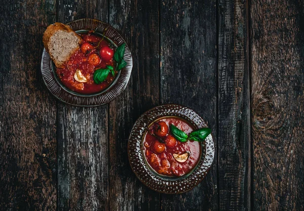 Bowls Tomato Soup Basil Leaves Bred Slice Wooden Background Top — Stock Photo, Image