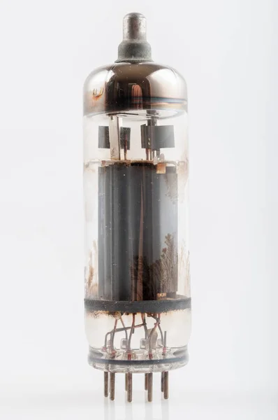 古い電子ラジオ用真空管 — ストック写真