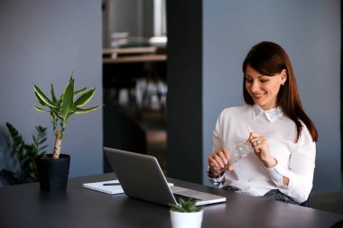İşkadını içme suyu Office.