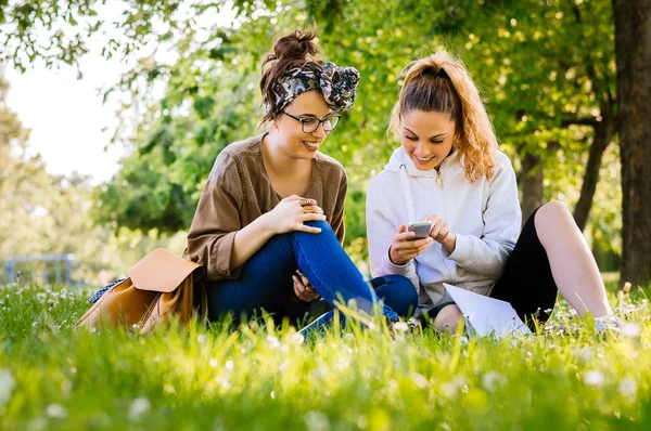 kadın dinlenmek ve söz