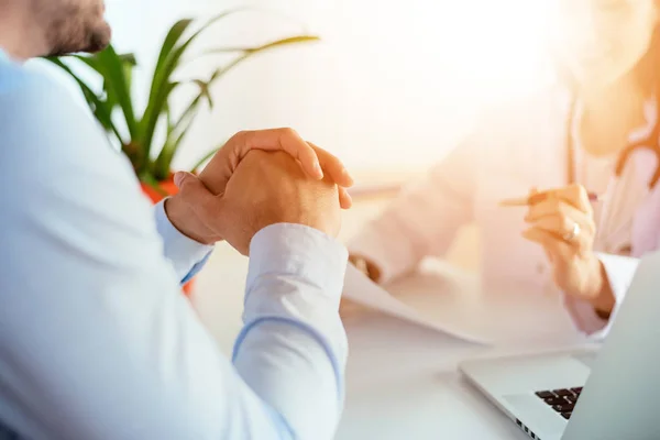 Man having medical consultation — Stock Photo, Image