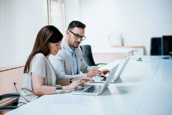 Compañeros de trabajo de negocios —  Fotos de Stock