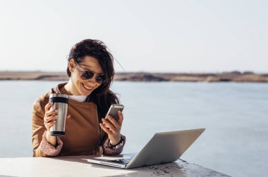 dizüstü bilgisayarda çalışan Yöneticisi