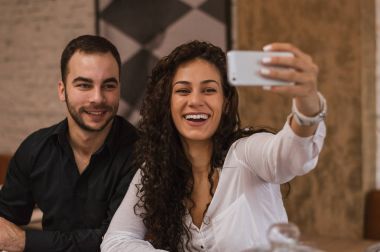 Telefon kullanarak çift