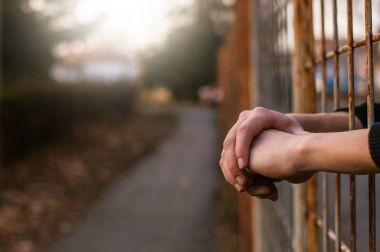 rendeleyin yapışkanlık dışarı eller