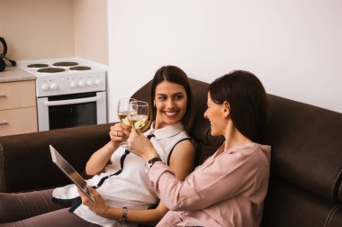 arkadaşlar tablet kullanma