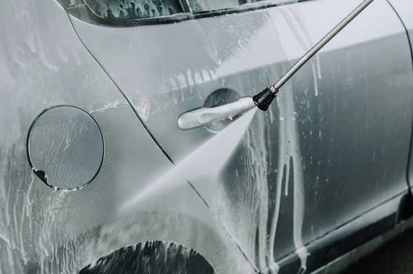 Cleaning Car Using Water — Stock Photo, Image