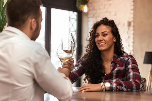 Businesspeople relaxing in cafe — Stock Photo, Image