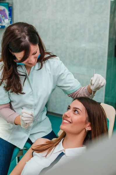 Paziente sottoposto a trattamento dentale — Foto Stock