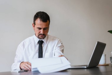 işadamı okuma belge 