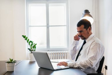 Yöneticisi yapım telefon görüşmesi 