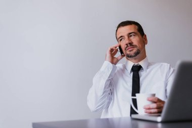 Yöneticisi yapım telefon görüşmesi 