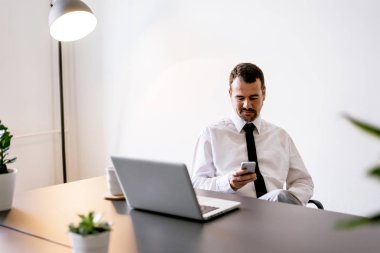 İşadamı okuma iletisi 