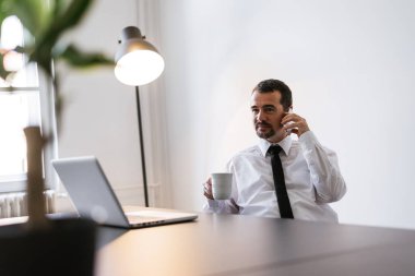 Yöneticisi yapım telefon görüşmesi 