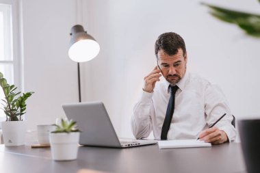 Yöneticisi yapım telefon görüşmesi 