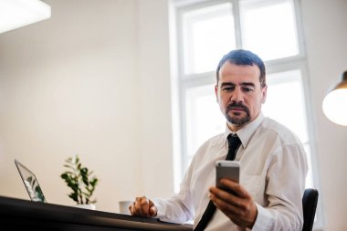 İşadamı okuma iletisi 