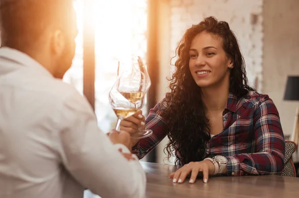 Businesspeople relaxing in cafe — Stock Photo, Image