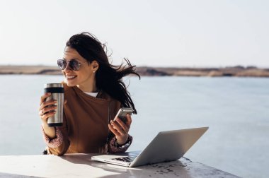 dizüstü bilgisayarda çalışan Yöneticisi