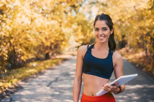 Portrait of fit woman — Stock Photo, Image