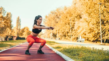 motive erkek ağız kavgası yapıyor