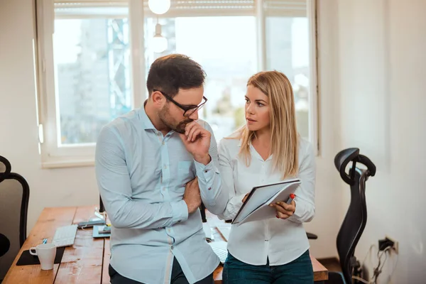 Collega's werken — Stockfoto