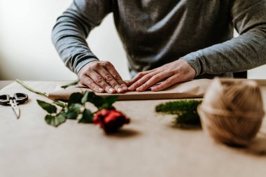 Adam Valentione mevcut kaydırma 