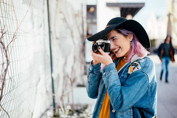 Young hipster photographer — Stock Photo, Image