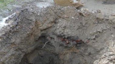 Su boru çalıştırmak.