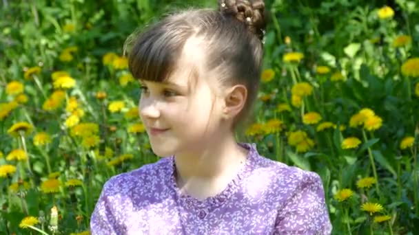 Mladá Krásná Dívka Jablko Přírodě Zdraví Našich Dětí Zdravé Potraviny — Stock video