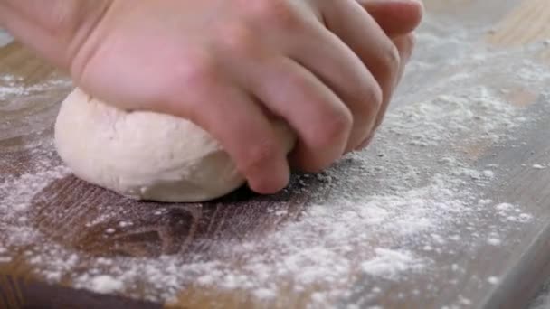 Pétrissez Pâte Avec Vos Mains Couper Pâte Dans Farine Avec — Video