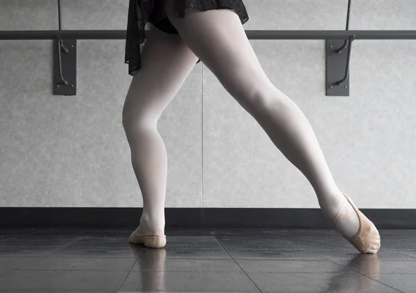 Barre Arbeit Beim Ballettkurs — Stockfoto