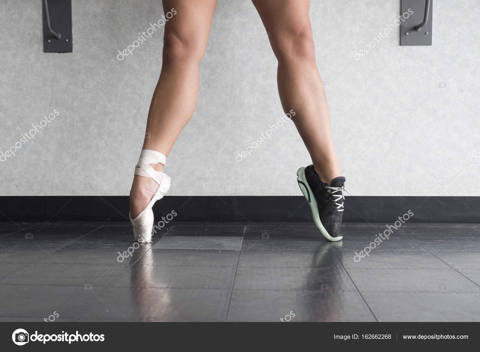 Peti Retire at the barre in T strap Jazz Shoes in dance class